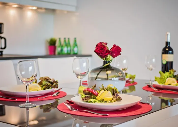 Апартаменты Homely Place Centrum - Stary Rynek - Parking Познань